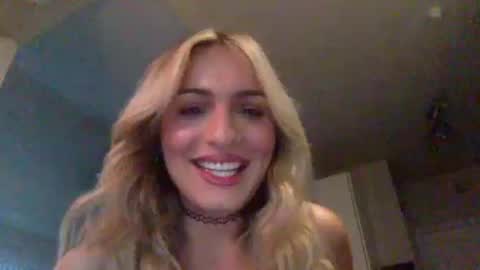 Snapshot of tsprinces chatting on 10/14/25, 11:16 tsprinces online show from 10/14/25, 11:16