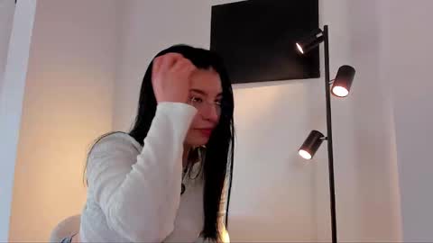 Snapshot of tsukys_spell chatting on 11/26/25, 06:09 Tsuky online show from 11/26/25, 06:09