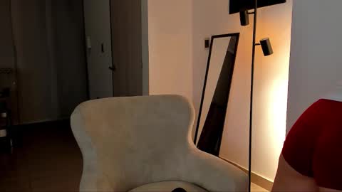 Snapshot of tsukys_spell chatting on 11/29/25, 01:41 Tsuky online show from 11/29/25, 01:41