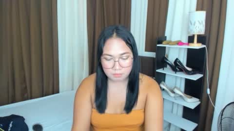 Snapshot of tsuncutkaren chatting on 09/11/25, 06:35 Karen Oquio online show from 09/11/25, 06:35