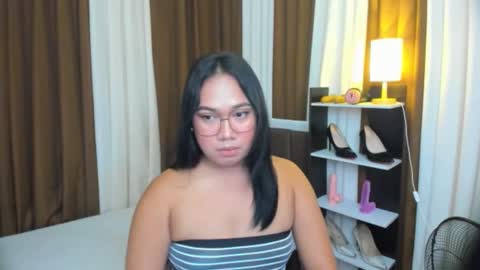 Snapshot of tsuncutkaren chatting on 09/25/25, 06:55 Karen Oquio online show from 09/25/25, 06:55