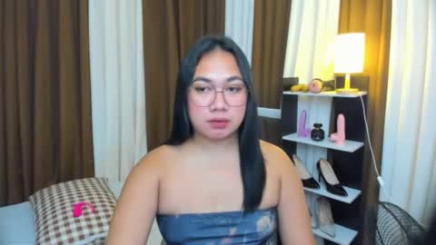 Snapshot of tsuncutkaren chatting on 10/02/25, 05:47 Karen Oquio online show from 10/02/25, 05:47