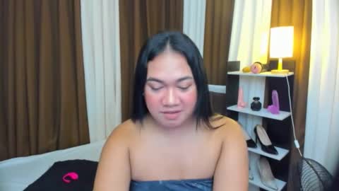 Snapshot of tsuncutkaren chatting on 10/09/25, 05:27 Karen Oquio online show from 10/09/25, 05:27