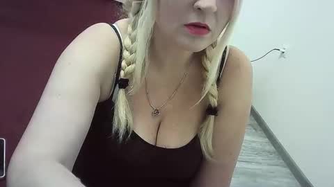 Snapshot of ttrnynela chatting on 11/17/25, 07:03 Ttrnynela online show from 11/17/25, 07:03