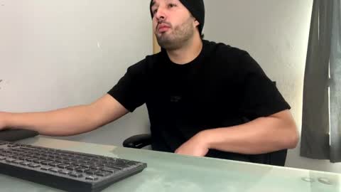 Snapshot of tuamante000 chatting on 12/06/24, 04:38 Stimulation make me Cum in Public or in Pvt online show from 12/06/24, 04:38