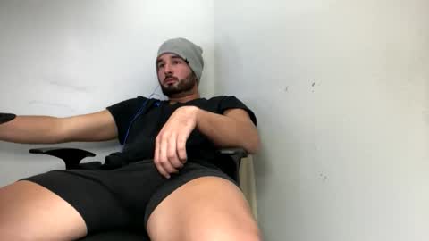 Snapshot of tuamante000 chatting on 11/15/25, 05:27 Stimulation make me Cum in Public or in Pvt online show from 11/15/25, 05:27