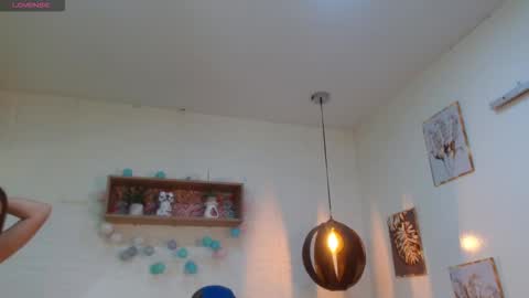 tulunaroja online show from 11/10/25, 07:46