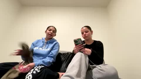 Snapshot of tus_reinas chatting on 01/09/25, 06:59 Tus reinas online show from 01/09/25, 06:59