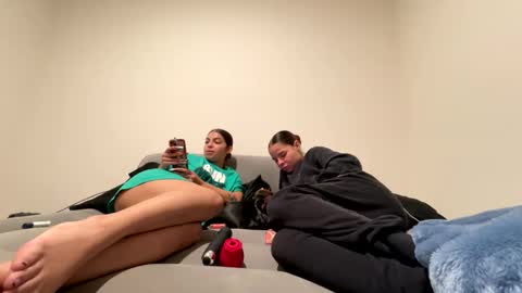 Snapshot of tus_reinas chatting on 01/13/25, 07:11 Tus reinas online show from 01/13/25, 07:11