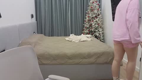 Ariana online show from 12/23/24, 08:14