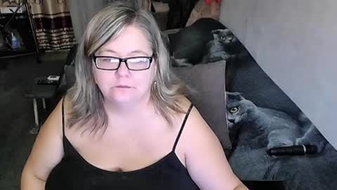 Lana online show from 10/12/25, 06:40