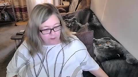 Lana online show from 10/19/25, 12:22