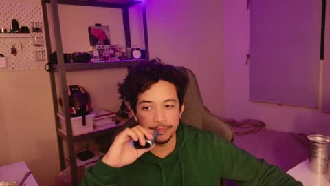 Snapshot of tweezerdick chatting on 12/14/24, 05:18 iwasD3nse online show from 12/14/24, 05:18
