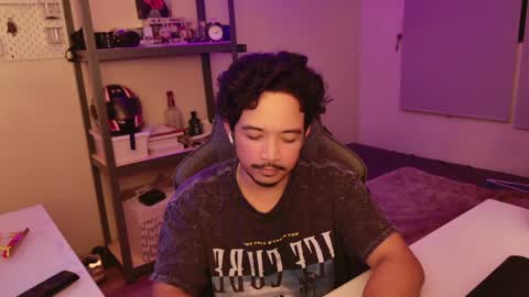 Snapshot of tweezerdick chatting on 12/17/24, 03:50 iwasD3nse online show from 12/17/24, 03:50