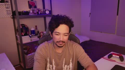 Snapshot of tweezerdick chatting on 12/25/24, 04:01 iwasD3nse online show from 12/25/24, 04:01