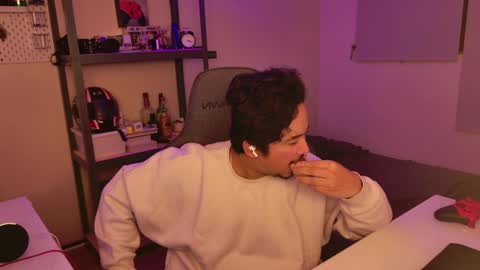 Snapshot of tweezerdick chatting on 01/10/25, 03:39 iwasD3nse online show from 01/10/25, 03:39