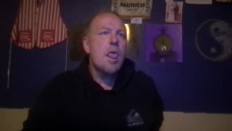 Snapshot of twiinsoul chatting on 10/15/25, 06:41 twiinsoul online show from 10/15/25, 06:41