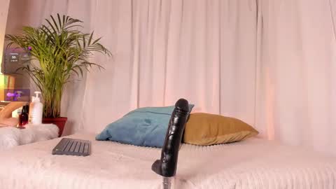 Snapshot of twink_lion chatting on 02/26/25, 10:53 Lion online show from 02/26/25, 10:53