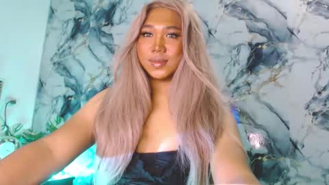 Snapshot of twinkcheska chatting on 10/16/25, 12:44 Cheska Schock online show from 10/16/25, 12:44