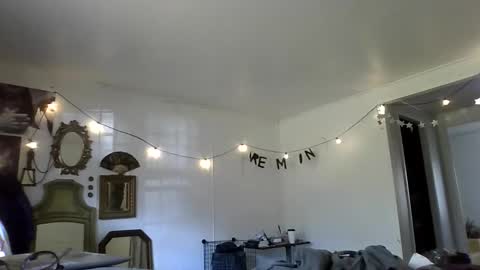 twizzytoxic22 online show from 11/05/25, 07:36