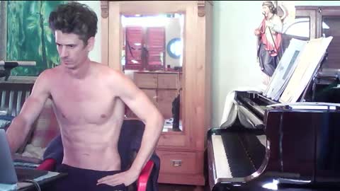 TobeBritta online show from 10/19/25, 01:45