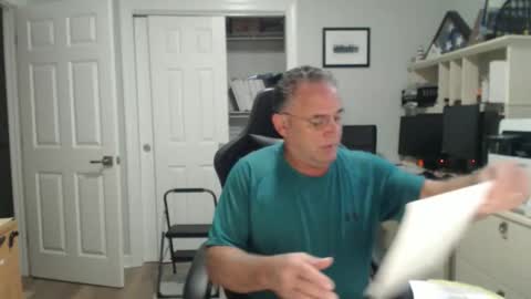 Twopeopleinlove online show from 10/13/25, 10:15