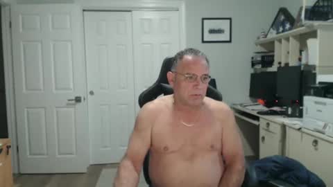 Twopeopleinlove online show from 11/13/25, 11:31