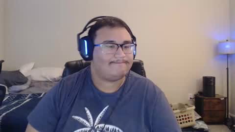 Snapshot of txchoncc chatting on 12/23/24, 07:52 txchoncc online show from 12/23/24, 07:52