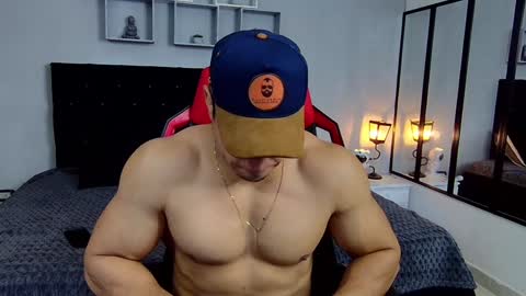 Snapshot of tyler_hank1 chatting on 12/19/24, 01:51 tyler_hank1 online show from 12/19/24, 01:51