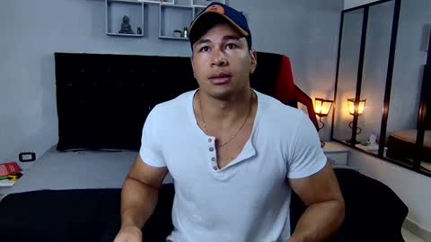 Snapshot of tyler_hank1 chatting on 01/27/25, 11:22 tyler_hank1 online show from 01/27/25, 11:22
