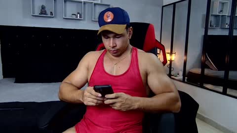 Snapshot of tyler_hank1 chatting on 01/27/25, 11:22 tyler_hank1 online show from 01/27/25, 11:22