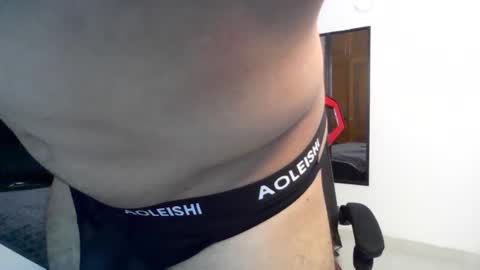 Snapshot of tyler_hank1 chatting on 09/14/25, 01:10 tyler_hank1 online show from 09/14/25, 01:10