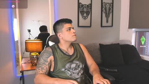 Snapshot of tyler_muscle chatting on 12/04/24, 10:51 David online show from 12/04/24, 10:51