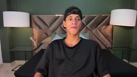 Snapshot of tyler_rodriguez chatting on 03/05/25, 03:40 Tyler Rodriguez online show from 03/05/25, 03:40