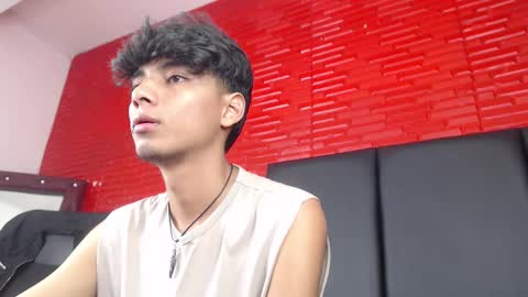 tyler_wolf_1 online show from 10/11/25, 12:36