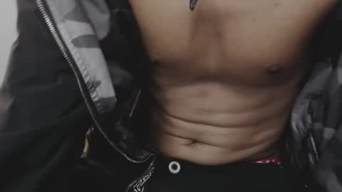 tyler_wolf_1 online show from 10/25/25, 12:23