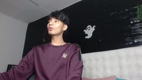 tyler_wolf_1 online show from 11/07/25, 12:27