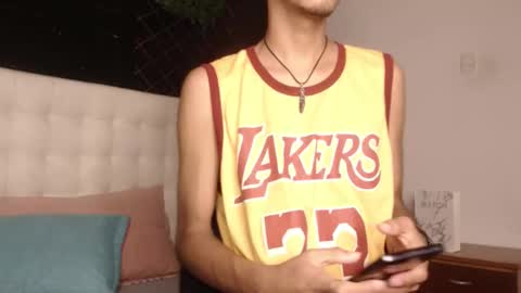 tyler_wolf_1 online show from 11/11/25, 12:27