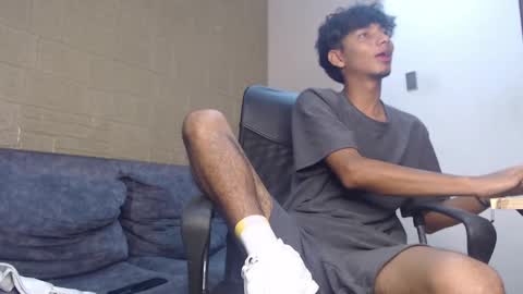 tyler_wolf_1 online show from 11/19/25, 03:23