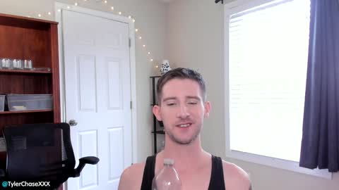 Snapshot of tylerchasexxx chatting on 12/17/24, 07:48 Tyler Chase online show from 12/17/24, 07:48