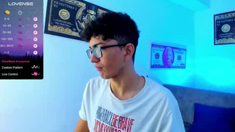 Snapshot of tylerwhiite_ chatting on 01/10/25, 03:07 online show from 01/10/25, 03:07