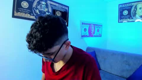 Snapshot of tylerwhiite_ chatting on 01/15/25, 03:00 online show from 01/15/25, 03:00
