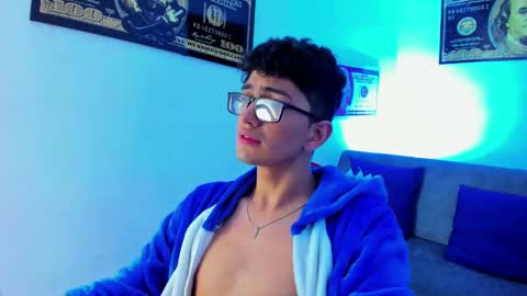 Snapshot of tylerwhiite_ chatting on 01/24/25, 06:35 online show from 01/24/25, 06:35