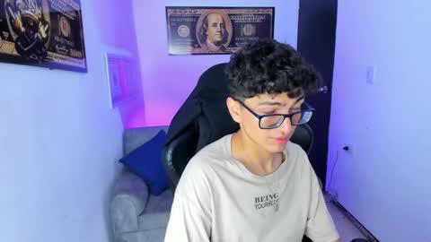 Snapshot of tylerwhiite_ chatting on 02/26/25, 06:04 online show from 02/26/25, 06:04