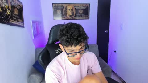 Snapshot of tylerwhiite_ chatting on 03/02/25, 02:51 online show from 03/02/25, 02:51