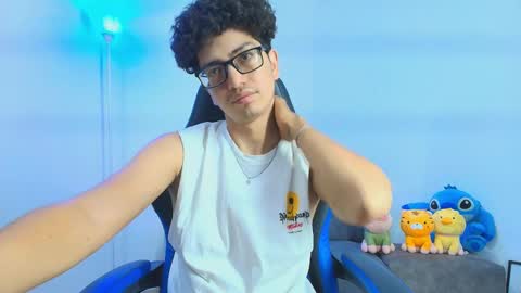 Snapshot of tylerwhiite_ chatting on 11/07/25, 03:39 online show from 11/07/25, 03:39