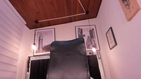       online show from 10/01/25, 03:01