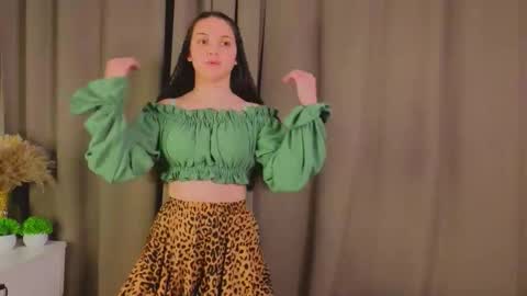 Snapshot of tyrasyversen chatting on 11/26/25, 11:00 Emily online show from 11/26/25, 11:00