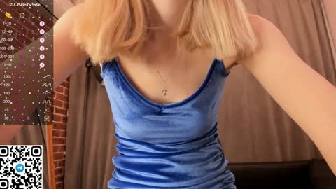 Snapshot of tyty_pupu chatting on 12/13/24, 05:43 Christine 3 Next broadcast tomorrow at 2100 GMT 5 online show from 12/13/24, 05:43