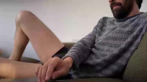 Snapshot of ubehalaya chatting on 11/08/25, 07:01 Ross online show from 11/08/25, 07:01